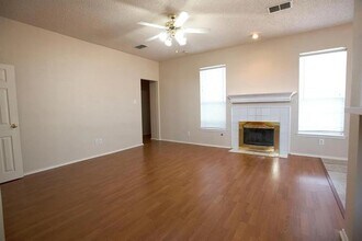 3916 Rushden Ct in Plano, TX - Building Photo - Building Photo
