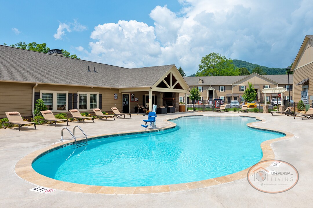 The Villas at Avery Creek in Arden, NC - Building Photo