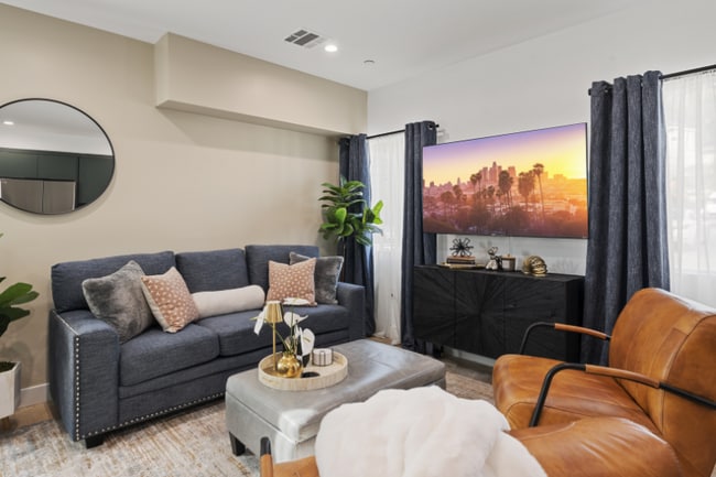 5624 Raber St in Los Angeles, CA - Foto de edificio - Building Photo