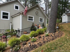 880 W Wakefield Blvd in Winchester, CT - Building Photo - Building Photo