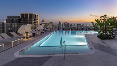 Miami World Tower in Miami, FL - Foto de edificio - Building Photo