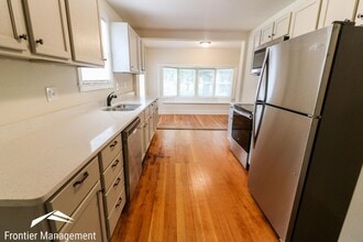 1000 Leavenworth St in Manhattan, KS - Building Photo - Building Photo