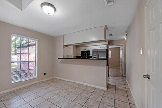 8 W Bigelow Oak Ct in The Woodlands, TX - Building Photo - Building Photo
