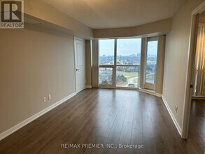 5793 Yonge St in Toronto, ON - Building Photo - Building Photo