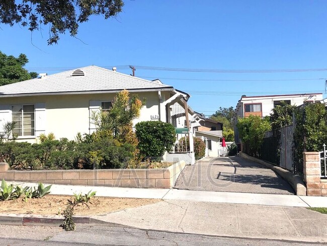 626 E Harvard Rd in Burbank, CA - Building Photo - Building Photo