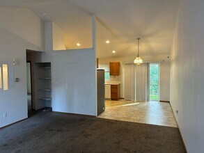 1062 Andis Rd in Burlington, WA - Building Photo - Building Photo