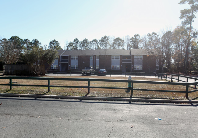 Westwood Square Apartments in Morehead City, NC - Building Photo - Building Photo