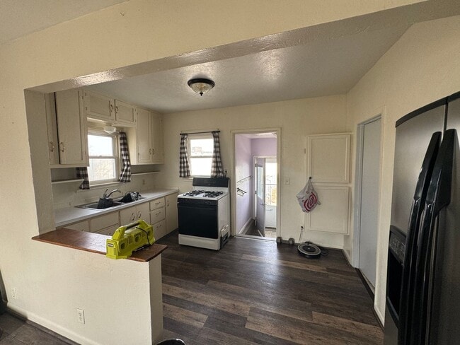 property at 501 Magnolia Pkwy