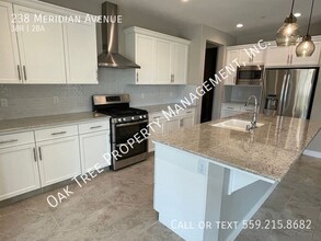 238 Meridian Ave in Madera, CA - Building Photo - Building Photo