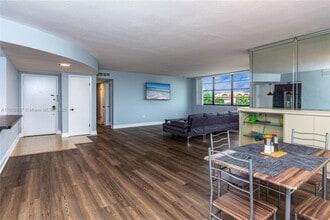 9180 W Bay Harbor Dr in Bay Harbor Islands, FL - Building Photo - Building Photo