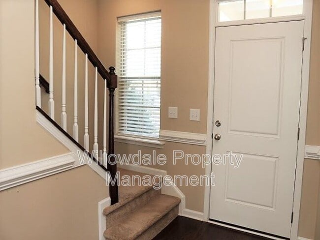 2424 Lambton Wood Dr in Apex, NC - Foto de edificio - Building Photo