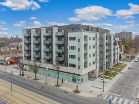 Scoop Condos in Toronto, ON - Building Photo