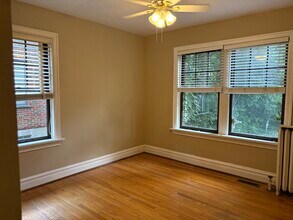 7327 Pershing Ave, Unit 1st Floor in University City, MO - Building Photo - Building Photo