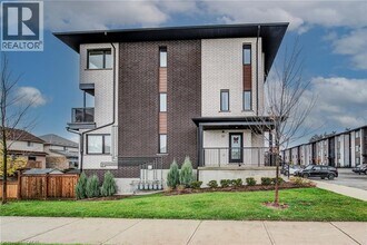 4 Lily Ln in Guelph, ON - Building Photo - Building Photo