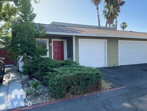 7047 Greenback Ln in Citrus Heights, CA - Building Photo - Building Photo