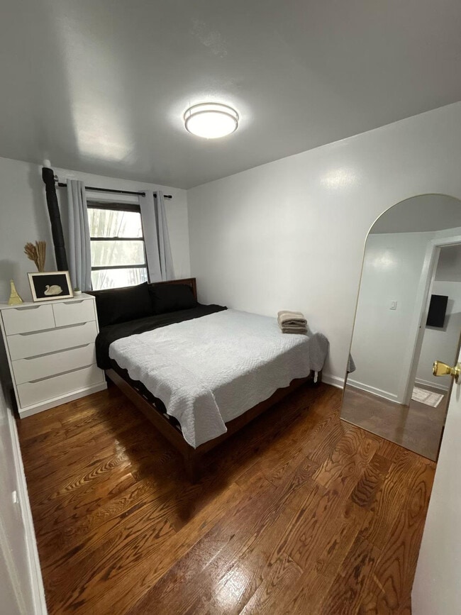 225 E 30th St in New York, NY - Building Photo - Building Photo