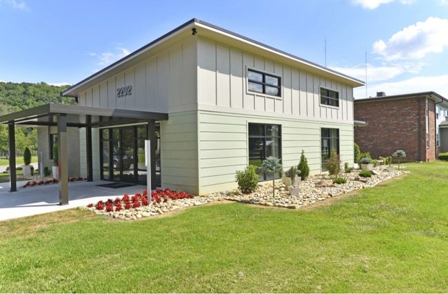 The Park at Fountain City in Knoxville, TN - Building Photo - Building Photo