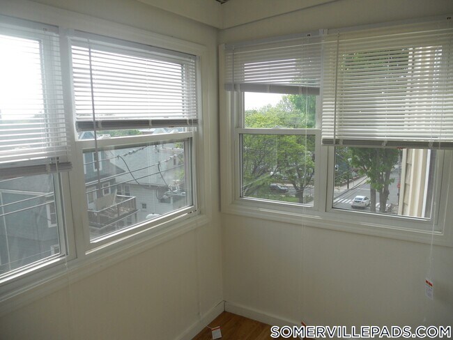 223 Summer St in Somerville, MA - Building Photo - Building Photo