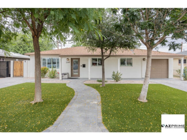 2340 W Pinchot Ave in Phoenix, AZ - Building Photo - Building Photo