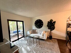 2907 NE 8th Ter, Unit 103 in Wilton Manors, FL - Building Photo