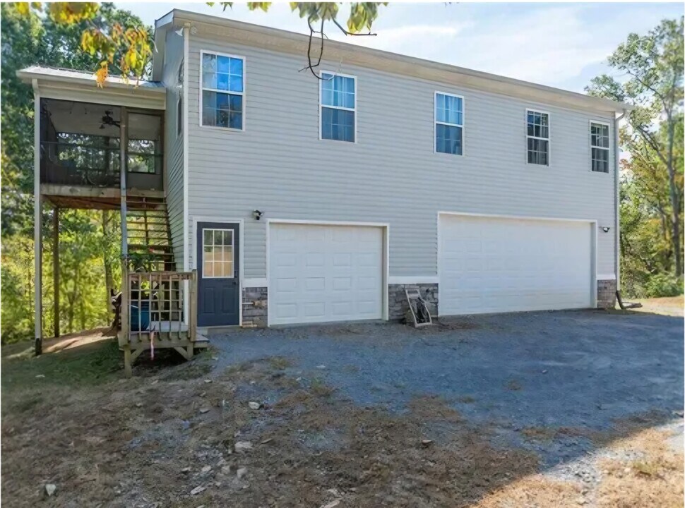 2427 Slate Mine Rd SE in Fairmount, GA - Building Photo