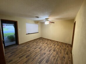 1408 H St in Barling, AR - Building Photo - Building Photo