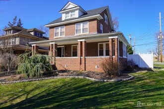 400 Stockton St in Hightstown, NJ - Building Photo - Building Photo