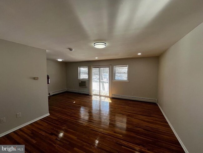 91 Oak St in Clementon, NJ - Foto de edificio - Building Photo