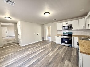 312 M St NE in Ardmore, OK - Building Photo - Building Photo