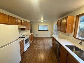 4118 Jewell Rd in Bothell, WA - Building Photo - Building Photo