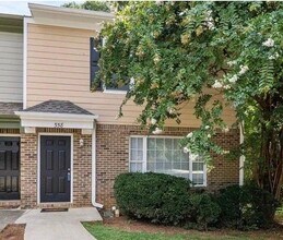 558 Manning Rd SW in Marietta, GA - Building Photo - Building Photo