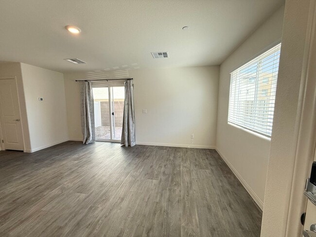 3720 Brilliant Sunset St in Las Vegas, NV - Building Photo - Building Photo