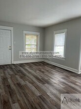 11205 E 10 S in Independence, MO - Building Photo - Building Photo