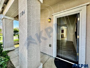 1504 Cat Tail Dr in Stockton, CA - Building Photo - Building Photo