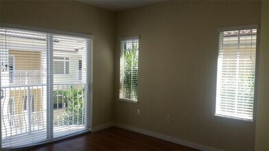 18429 NE 28th Ave in Aventura, FL - Foto de edificio - Building Photo