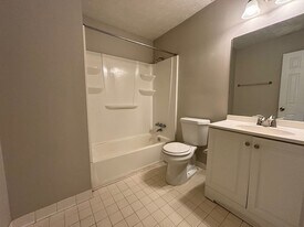 1014 Huntington Trce SE in Smyrna, GA - Building Photo