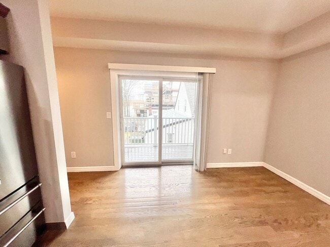 47-49-49 Walnut St, Unit 2 in Boston, MA - Building Photo - Building Photo