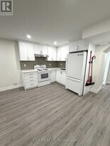 16 Lady Evelyn Cres in Brampton, ON - Building Photo