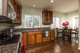 3572 Fourth Avenue, unit b in San Diego, CA - Building Photo - Building Photo