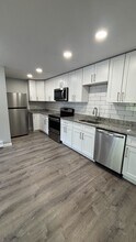 437 Sunderland Rd in Worcester, MA - Building Photo - Building Photo