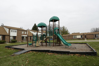 Countryside Townhomes in Kentwood, MI - Building Photo - Building Photo