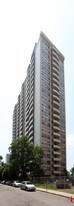 400 Walmer Road in Toronto, ON - Building Photo