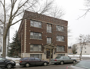 Modesto in Minneapolis, MN - Foto de edificio - Building Photo