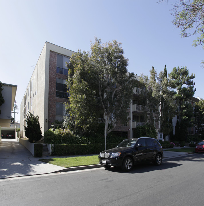 11908 Kiowa Ave in Los Angeles, CA - Building Photo