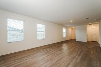 7382 Cultivator Way in San Antonio, TX - Building Photo - Building Photo