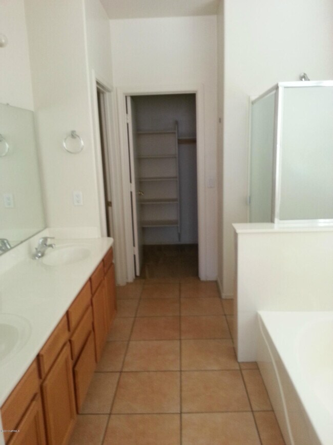 9514 W Highland Ave in Phoenix, AZ - Building Photo - Building Photo