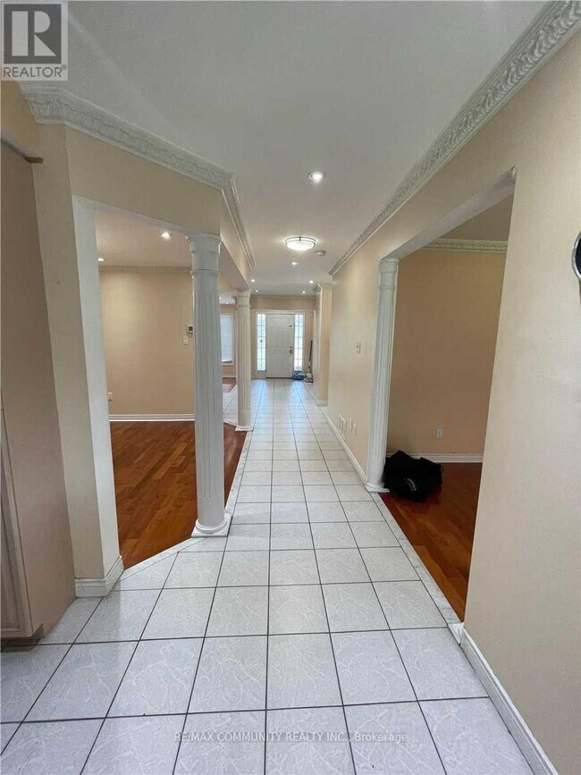 38 Bluenose Crescent in Toronto, ON - Building Photo - Building Photo