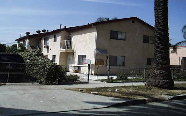 5716 Waring Ave in Los Angeles, CA - Building Photo - Building Photo