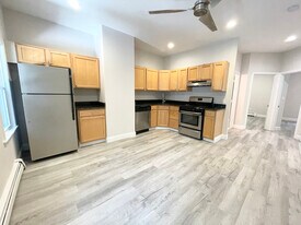 174 Bolton St, Unit 3 in Boston, MA - Building Photo