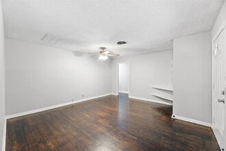 73 Dipping Ln in Houston, TX - Building Photo - Building Photo